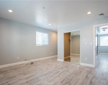 2125 S West View - Photo Thumbnail 3