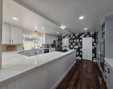 1165 Midway Dr - Photo Thumbnail 7