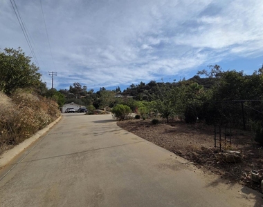 1165 Midway Dr - Photo Thumbnail 42