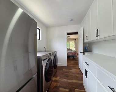 1165 Midway Dr - Photo Thumbnail 11