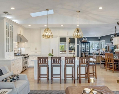 4620 Narragansett Avenue - Photo Thumbnail 9