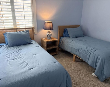 4620 Narragansett Avenue - Photo Thumbnail 30