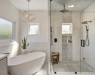 4620 Narragansett Avenue - Photo Thumbnail 10
