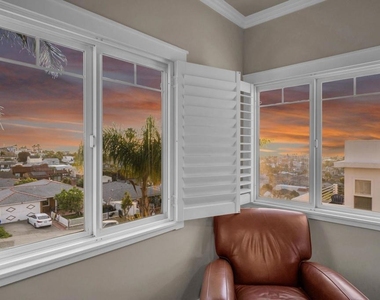 4620 Narragansett Avenue - Photo Thumbnail 12
