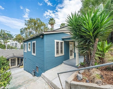 3322 Hamilton Way - Photo Thumbnail 3