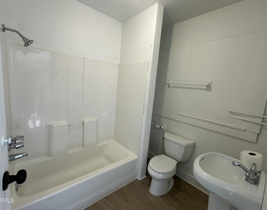 2122 Navarro Avenue - Photo Thumbnail 26
