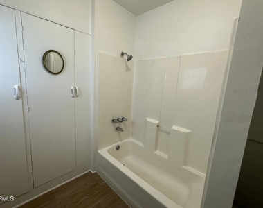 2122 Navarro Avenue - Photo Thumbnail 25