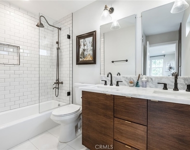 4039 Clayton Avenue - Photo Thumbnail 13