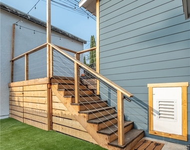 4039 Clayton Avenue - Photo Thumbnail 24