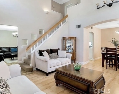 34 Santa Monica - Photo Thumbnail 2