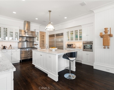 2411 Bayshore - Photo Thumbnail 9