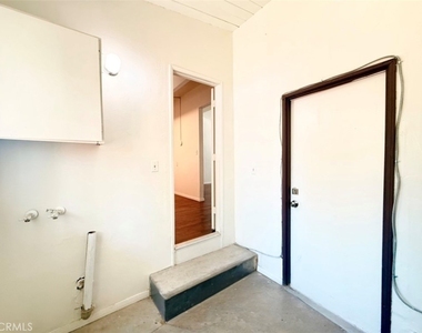 828 N Buena Vista Street - Photo Thumbnail 7