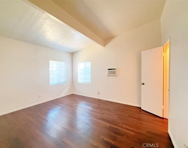 828 N Buena Vista Street - Photo Thumbnail 15