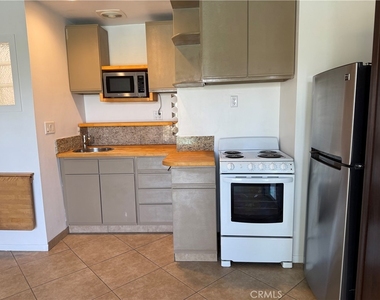 807 E Cottonwood Road - Photo Thumbnail 3