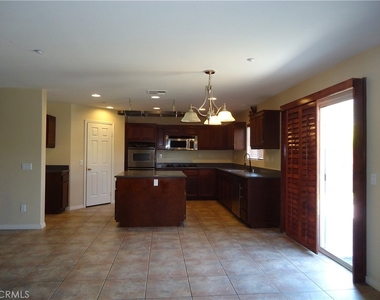 1093 Tangerine Drive - Photo Thumbnail 4