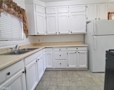 34956 Avenue B - Photo Thumbnail 5
