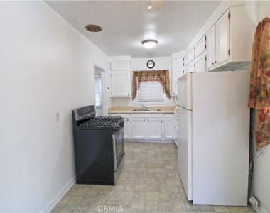 34956 Avenue B - Photo Thumbnail 4