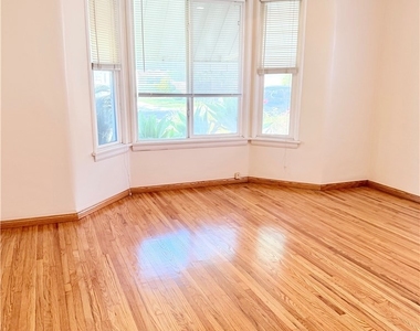 828 N Pass - Photo Thumbnail 27