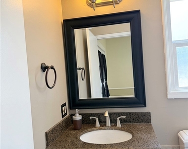 828 N Pass - Photo Thumbnail 7