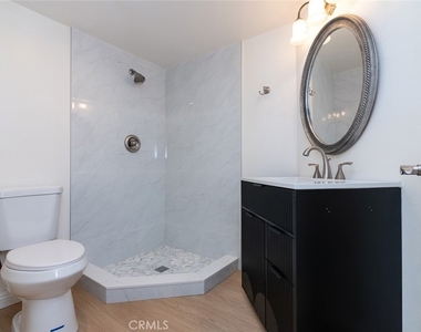345 N Jackson Street - Photo Thumbnail 16