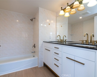 345 N Jackson Street - Photo Thumbnail 15