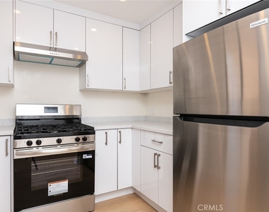 345 N Jackson Street - Photo Thumbnail 9