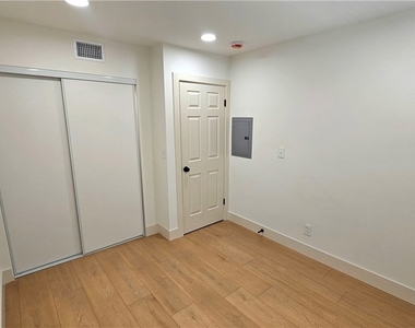 121 N Muscatel Avenue - Photo Thumbnail 30