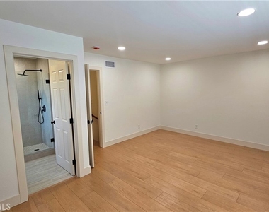 121 N Muscatel Avenue - Photo Thumbnail 17
