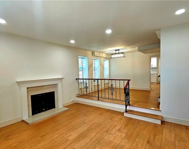 121 N Muscatel Avenue - Photo Thumbnail 1