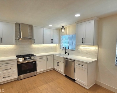 121 N Muscatel Avenue - Photo Thumbnail 8