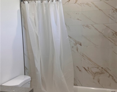 3829 Esmeralda Avenue - Photo Thumbnail 7
