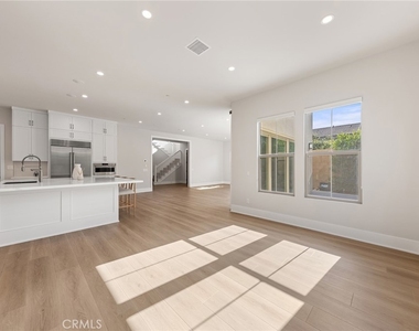 207 Alora - Photo Thumbnail 17