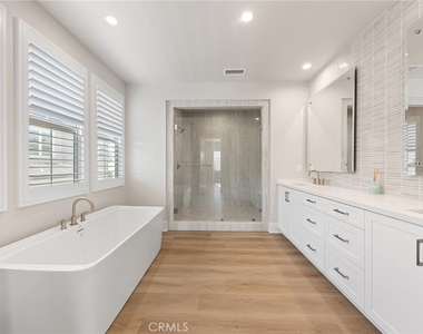 207 Alora - Photo Thumbnail 38