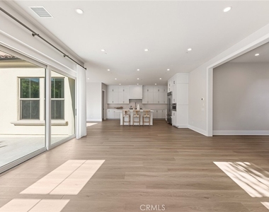 207 Alora - Photo Thumbnail 15