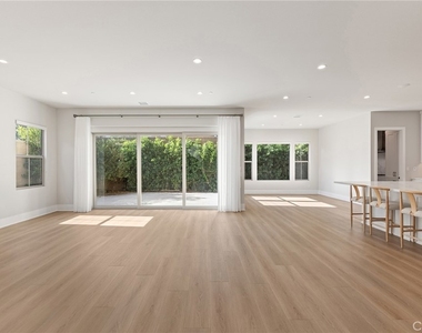 207 Alora - Photo Thumbnail 11