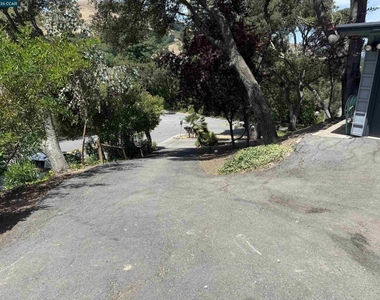 7 Knickerbocker Lane - Photo Thumbnail 31