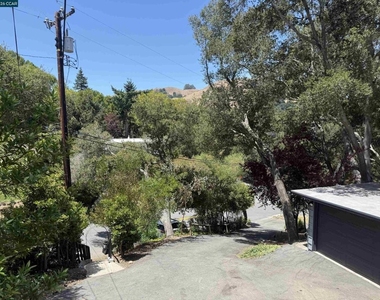 7 Knickerbocker Lane - Photo Thumbnail 32