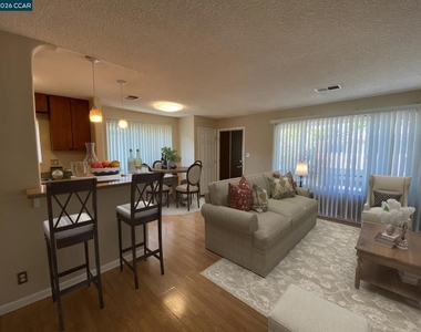 2118 Peppertree Way - Photo Thumbnail 3