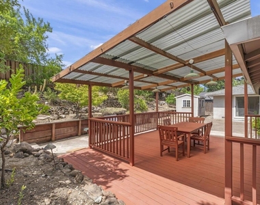 647 Bonita Ave - Photo Thumbnail 16