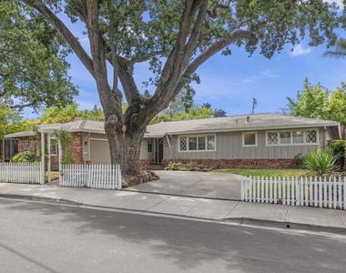 647 Bonita Ave - Photo Thumbnail 1