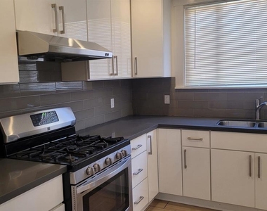 2124 12th Ave - Photo Thumbnail 10
