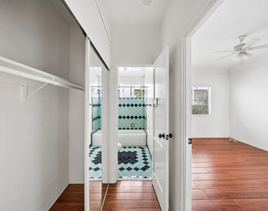 153 S Crescent Drive - Photo Thumbnail 7
