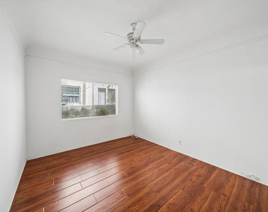 153 S Crescent Drive - Photo Thumbnail 8