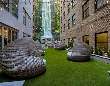 727 W 7th Street - Photo Thumbnail 19