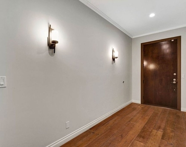 1260 S Beverly Glen Boulevard - Photo Thumbnail 31