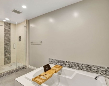 1260 S Beverly Glen Boulevard - Photo Thumbnail 20