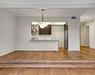 1260 S Beverly Glen Boulevard - Photo Thumbnail 8