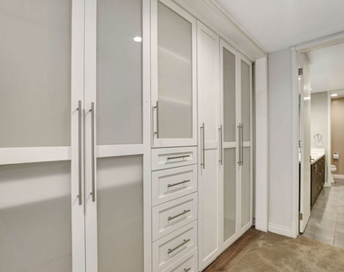 1260 S Beverly Glen Boulevard - Photo Thumbnail 17