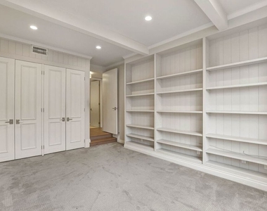 1260 S Beverly Glen Boulevard - Photo Thumbnail 26