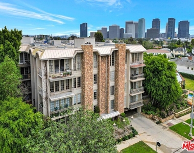 1260 S Beverly Glen Boulevard - Photo Thumbnail 36